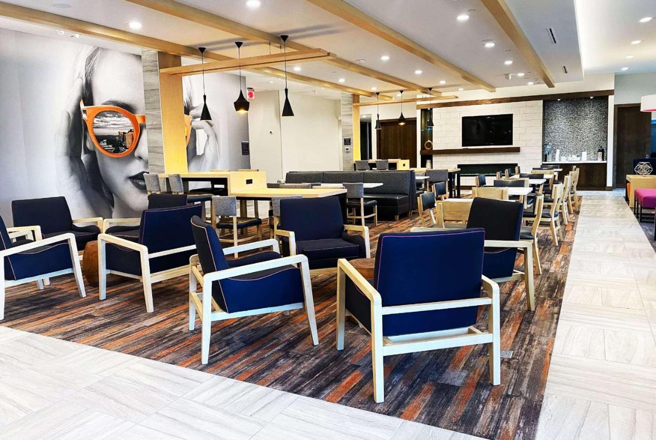 La Quinta Inn & Suites By Wyndham Pflugerville Eksteriør billede