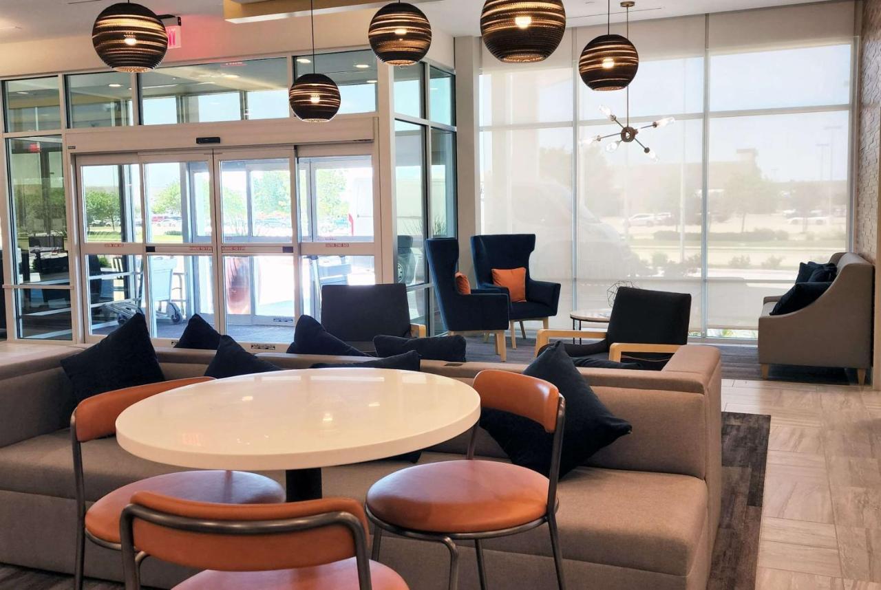 La Quinta Inn & Suites By Wyndham Pflugerville Eksteriør billede