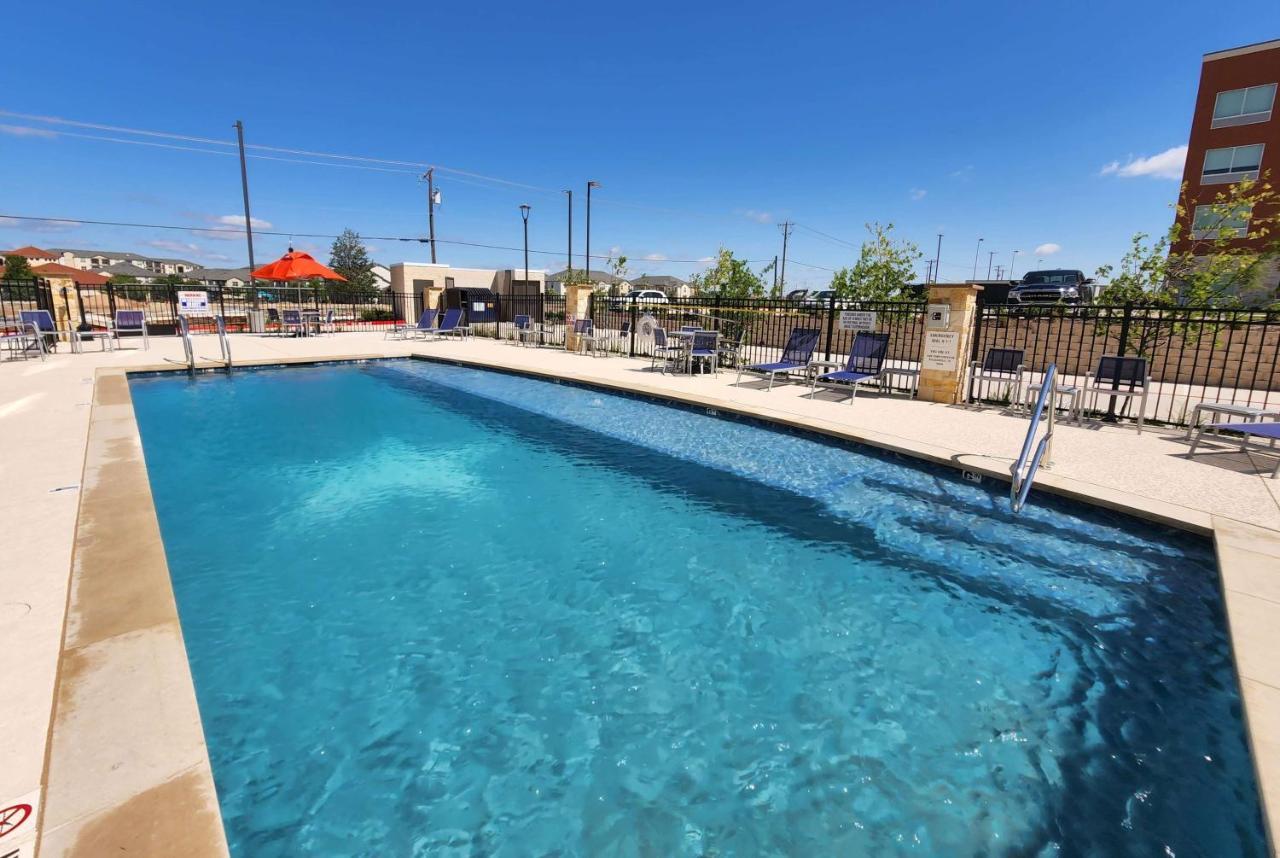La Quinta Inn & Suites By Wyndham Pflugerville Eksteriør billede